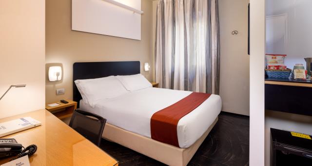 优雅而温馨的客房在米兰市中心的四星级贝斯特韦斯特梅杰酒店。