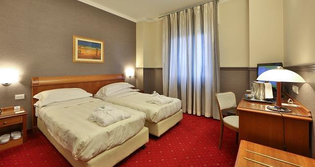 For those who do not renounce the comfort when traveling, the Best Western Major Hotel in Milan city centre offers spacious triple rooms.