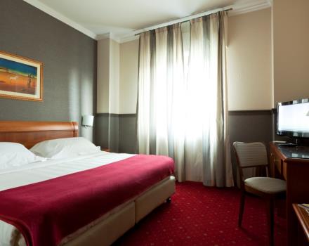 Double room of the Best Western Hotel Major in Milano. Comfortable and cozy is equipped with satellite Tv LCD 26 inch with Radio and alarm clock, free Wi-Fi and Minibar.