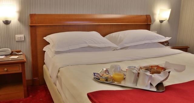 Superior room at the Best Western Hotel Major in Milano. Comfortable and cozy is equipped with satellite Tv LCD 26 inch with Radio and alarm clock, free Wi-Fi and Minibar.